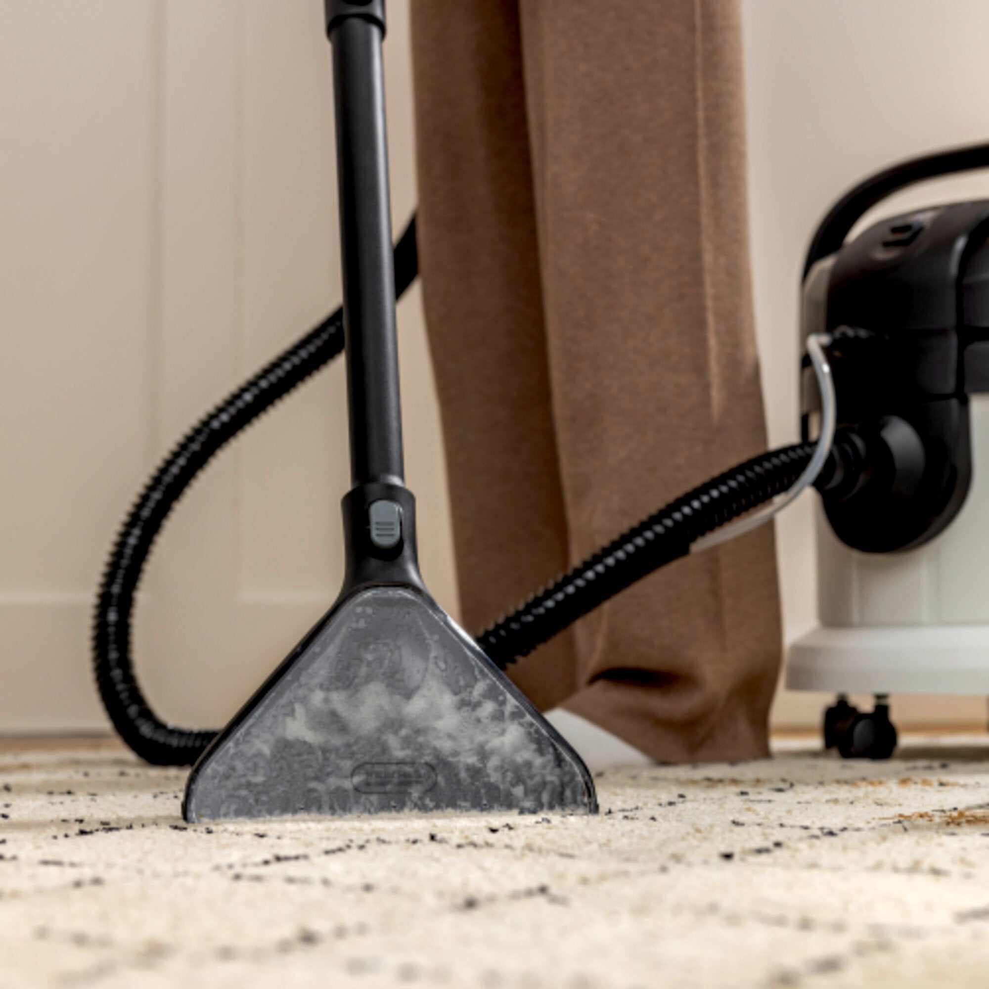 ТМД елдерінің актрисаларымен порно Көршінің әжесімен жыныстық қатынас